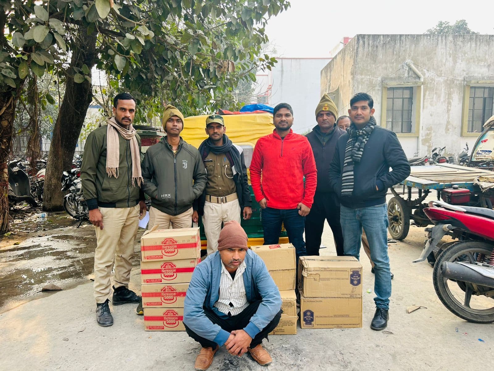 उत्पाद विभाग ने 100 लीटर विदेशी शराब के साथ एक तस्कर को किया गिरफ्तार