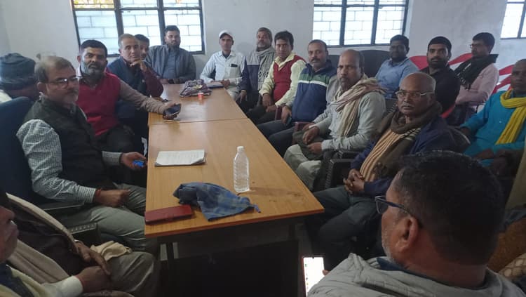 Madhubani News : डीलरों की हड़ताल से गरीबों को नहीं मिल रहा अनाज