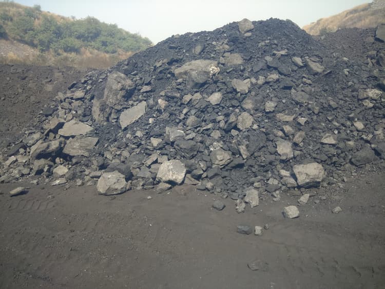 Bokaro News : कथारा वाशरी स्टॉक में गिराया गया पत्थर मिला कोयला