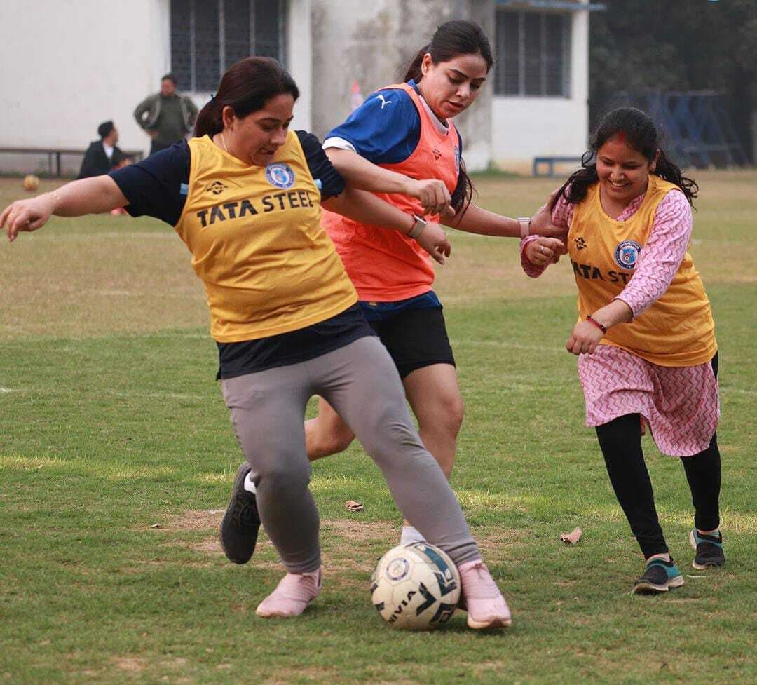 JFC SUPER MOTHER LEAGUE : फिटनेस व फुटबॉल की समझदारी बढ़ाने के लिए सुपर मदर्स लीग की हुई शुरुआत