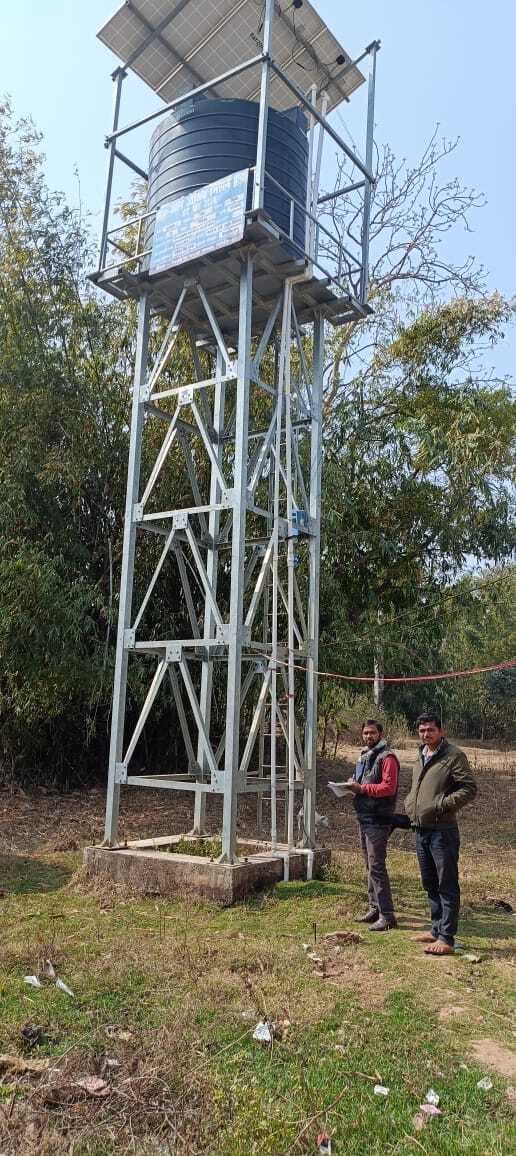 Giridih News :कर्मियों ने कई जगहों पर की नल जल योजना की जांच