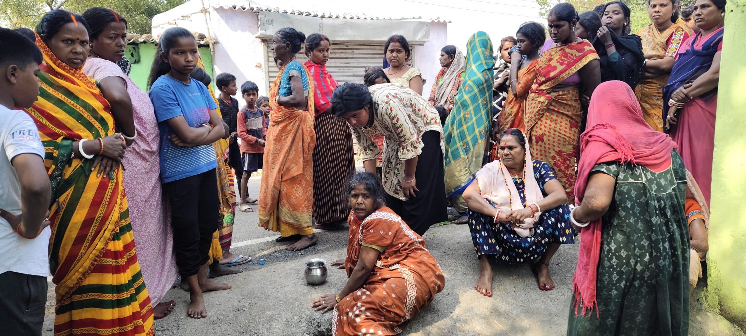 Dhanbad News:गैराज में फांसी पर लटका मिला सिनीडीह का युवक