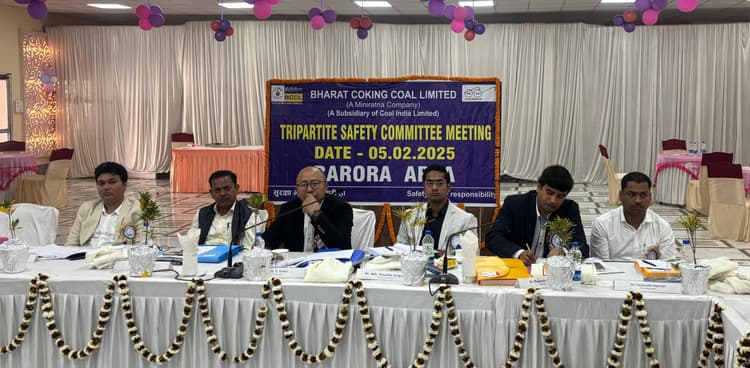 Dhanbad News:सुरक्षा ही उत्पादन का मूलमंत्र : डीएमएस