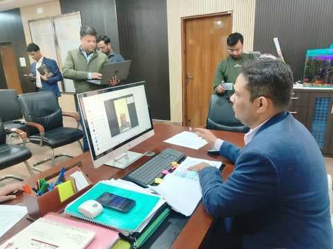 कार्यशैली से नाराज डीसी ने हेडमास्टर व सहायक शिक्षक को किया निलंबित