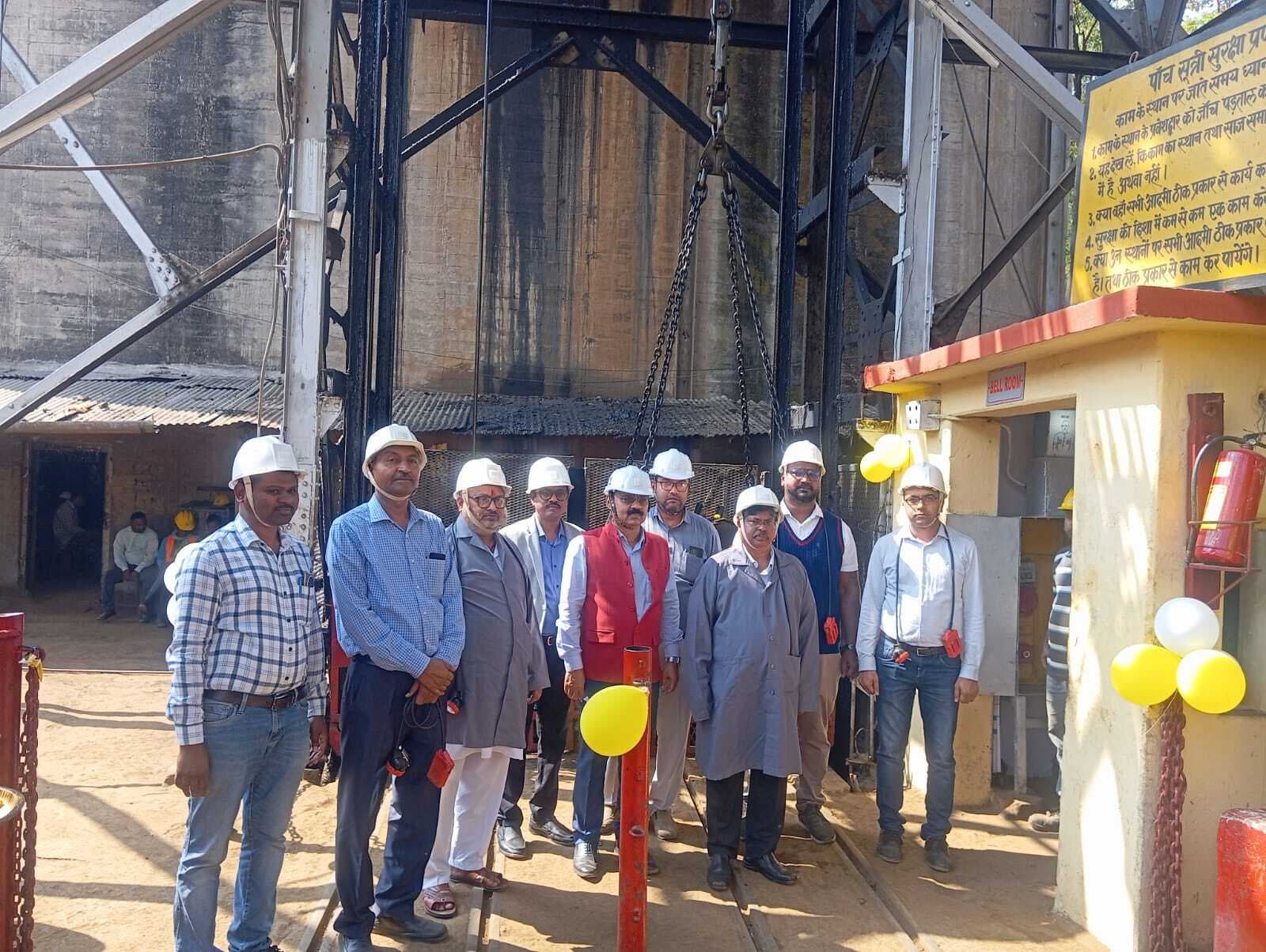 East Singhbhum news : सुरदा माइंस में डेढ़ महीने शुरू होगा उत्पादन, सभी मजदूरों को मिलेगा काम, साल में चार लाख टन होगा खनन