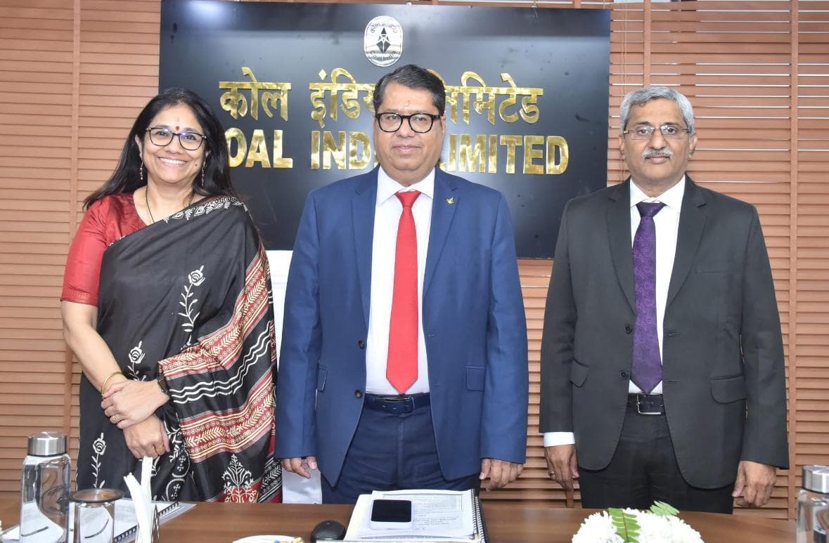 Dhanbad News: कोयला सचिव ने की कोल इंडिया व सहायक कंपनियों की समीक्षा बैठक