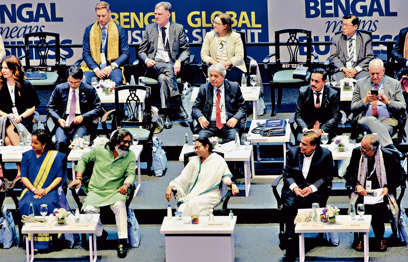 बंगाल में कारोबार के लिए सभी तरह की मंजूरियां एक ही जगह मिल सकेंगी : ममता