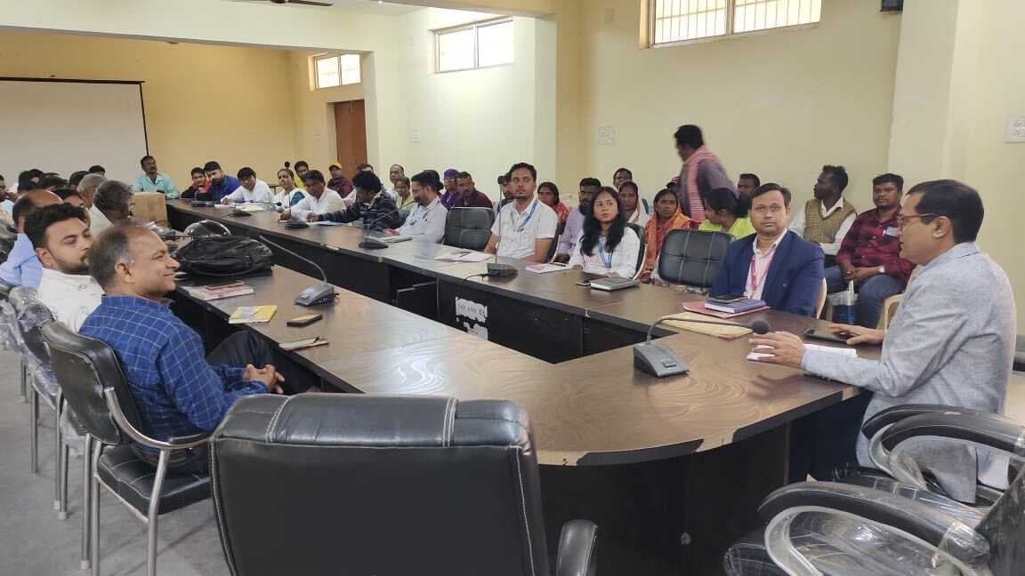 Jamshedpur news. घाटशिला बीएलबीसी में 38 केसीसी और नौ मुद्रा ऋण के आवेदन स्वीकृत