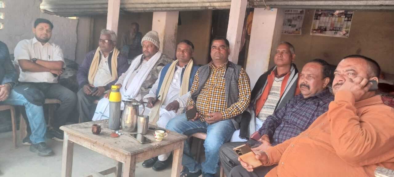 मुखिया संघ की बैठक में संघ के प्रखंड अध्यक्ष को झूठे केस में फंसाने का पुलिस पर लगाया गया आरोप