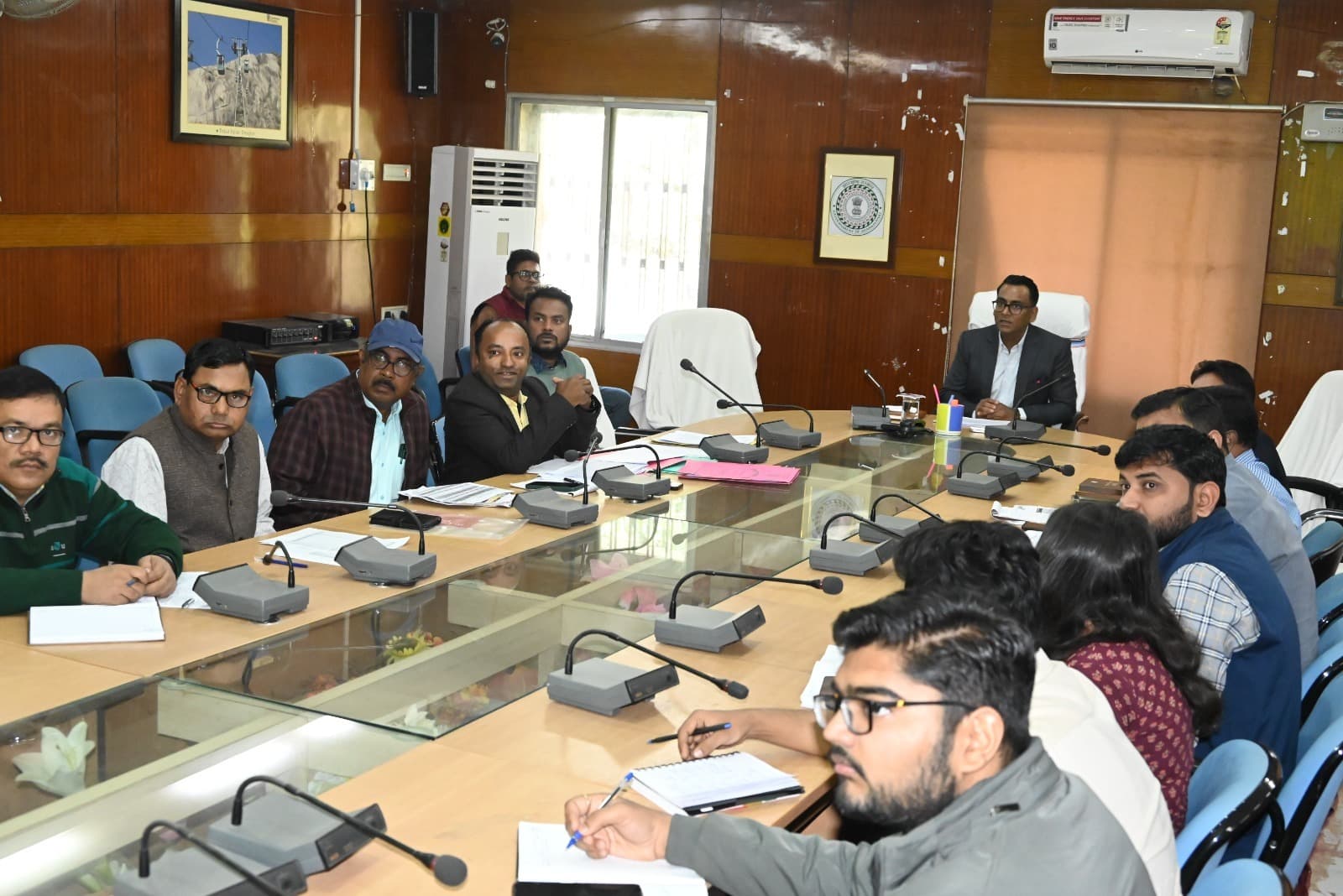 Deoghar News : मुख्यमंत्री पशुधन योजना के चयनित लाभुकों को मिलेगा शेड