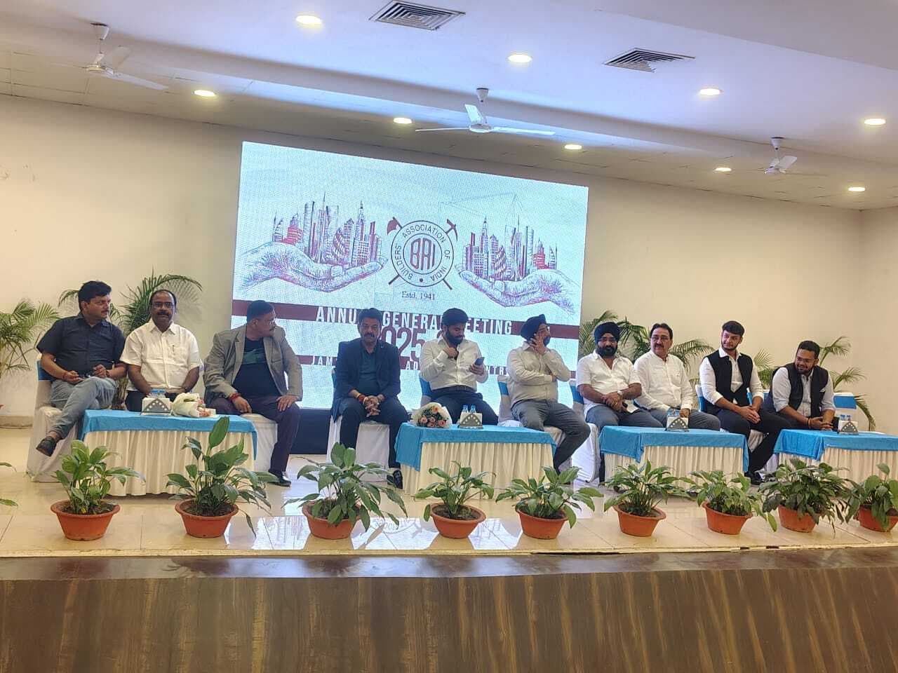 Jamshedpur News : बिल्डर्स एसोसिएशन : जमशेदपुर के अध्यक्ष बने निर्मल व आदित्यपुर की जिम्मेदारी सूरज को