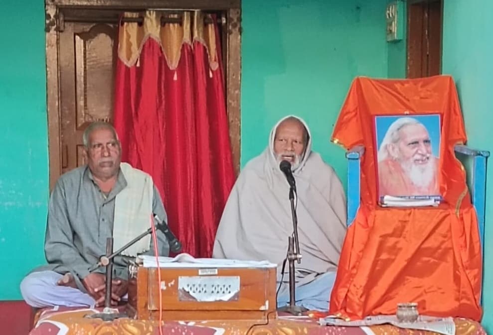 अगर संतों का संग नहीं मिले, तो उनकी वाणी का नियमित करें पाठ