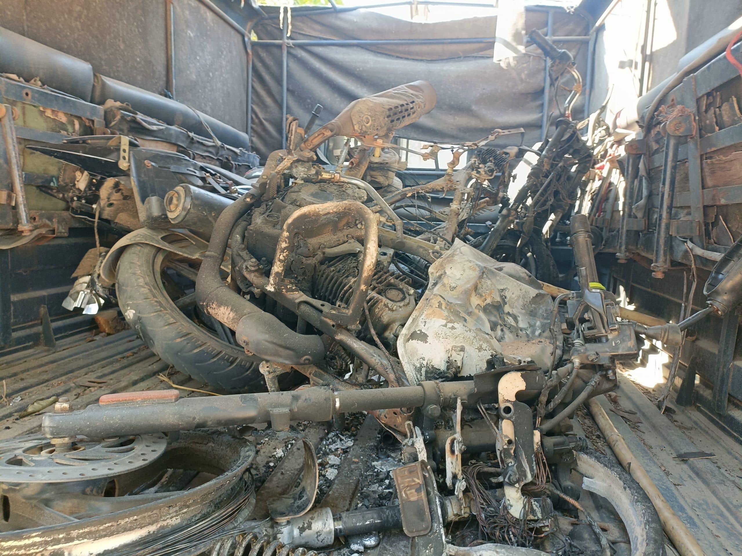 Giridih News : दो पक्षों में मारपीट, छह लोग घायल, तीन बाइक को फूंका