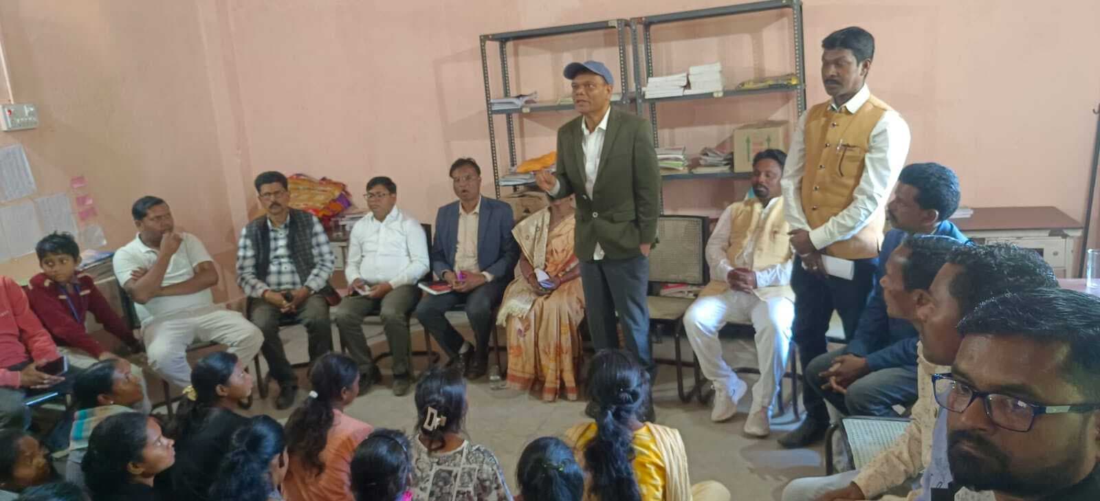 विद्यार्थियों की समस्याएं होंगी दूरः चमरा