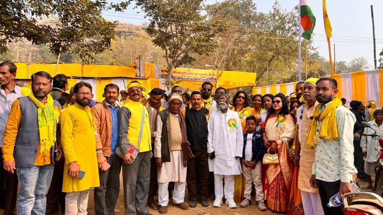 Jamshedpur news. 20 सितंबर को चार राज्यों में 100 जगहों पर होगा रेल रोको कार्यक्रम : अजीत प्रसाद महतो