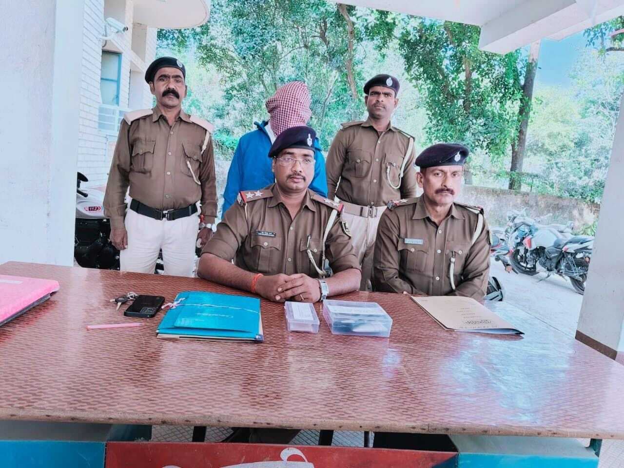 मनिहारी बस स्टैंड से स्मैक के साथ युवक गिरफ्तार