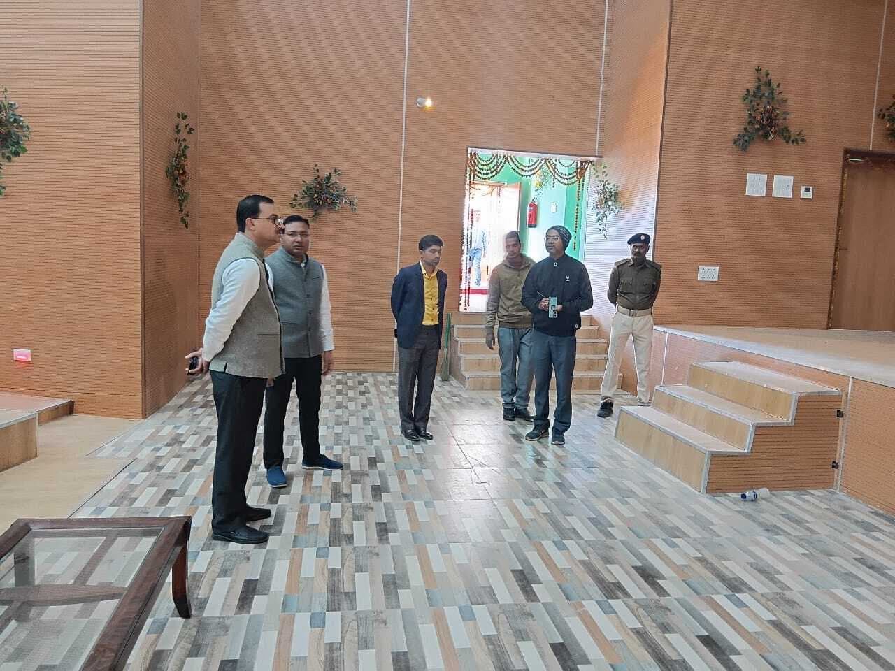 एक शाम शहीदों के नाम कार्यक्रम आज, तैयारियों का अधिकारियों ने लिया जायजा