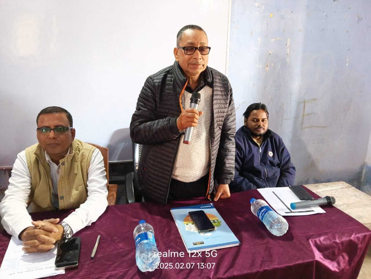 बच्चों के अपार आइडी बनाने के काम में तेजी लाये : बीइइओ