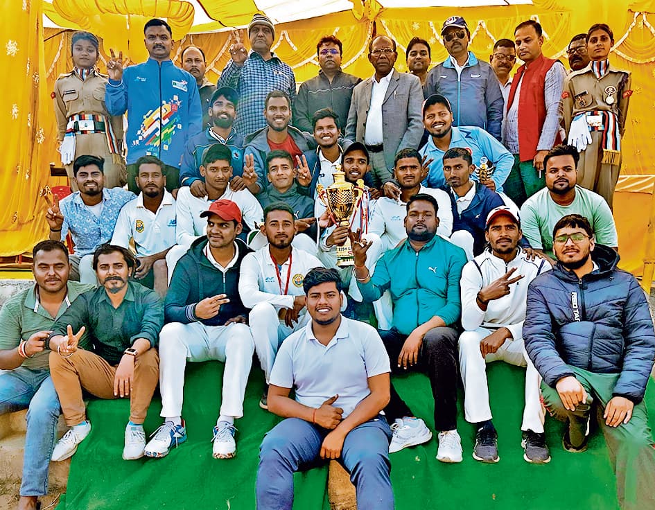 Gaya News : गया कॉलेज दो विकेटों से मैच जीत बना चैंपियन