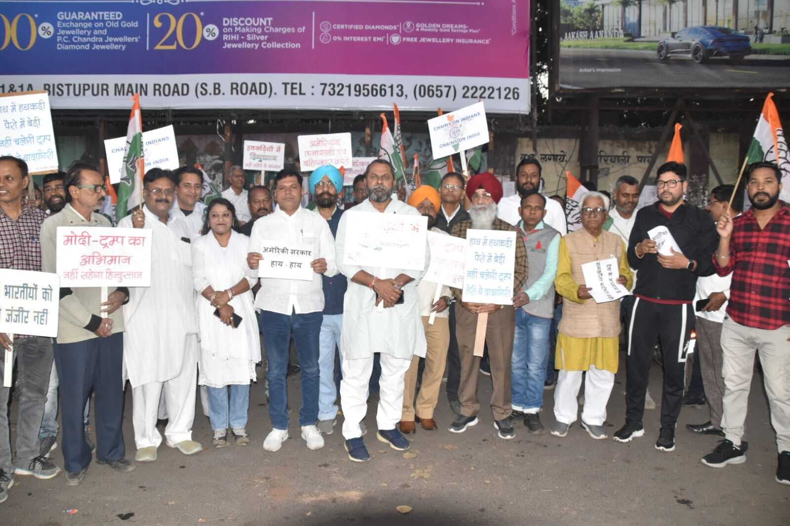 Jamshedpur News : मोदी सरकार की गलत नीतियों के कारण भारतीयों का अपमान : आनंद बिहारी दुबे