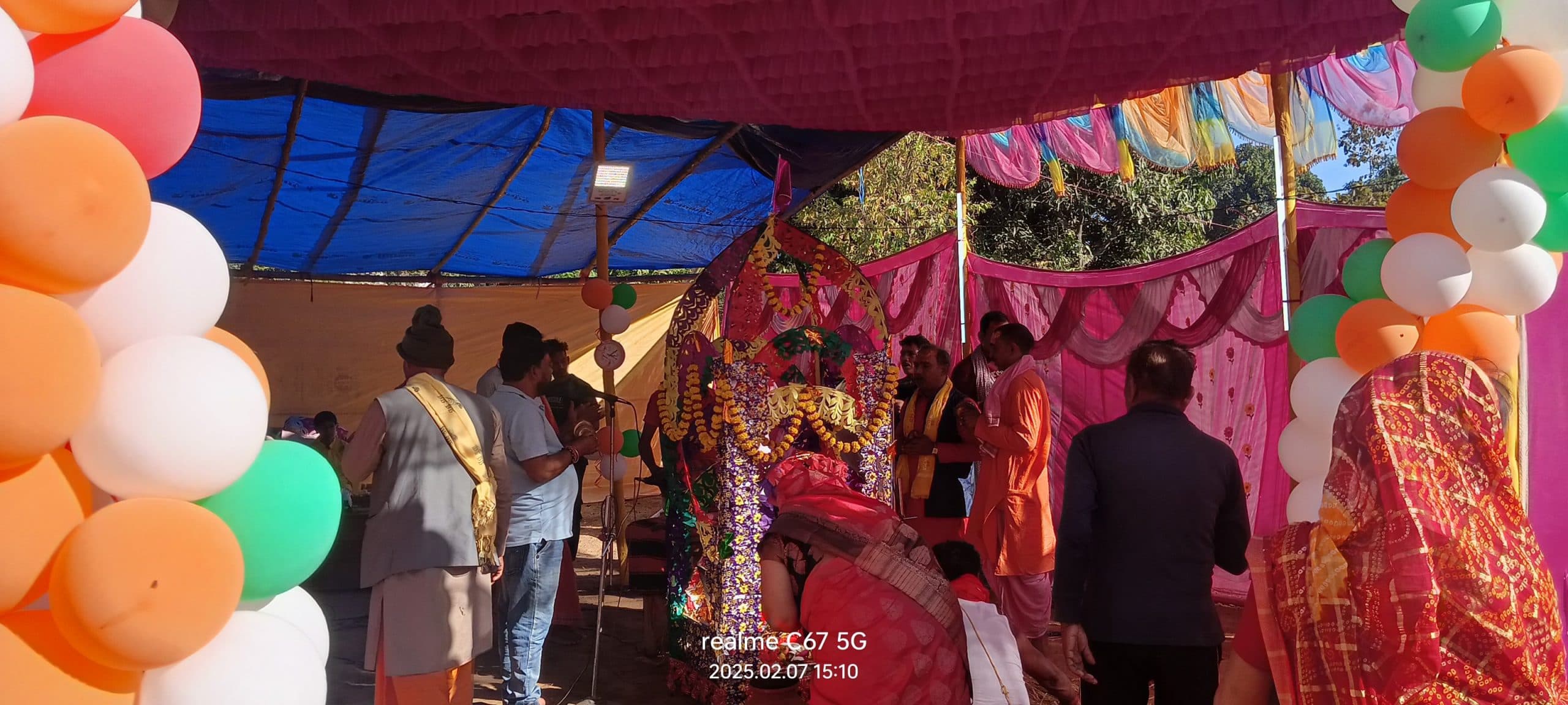 हरिनाम संकीर्तन से बना भक्ति का वातावरण