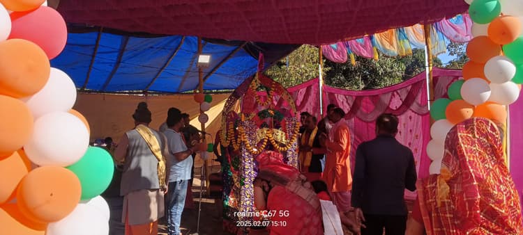 हरिनाम संकीर्तन से बना भक्ति का वातावरण