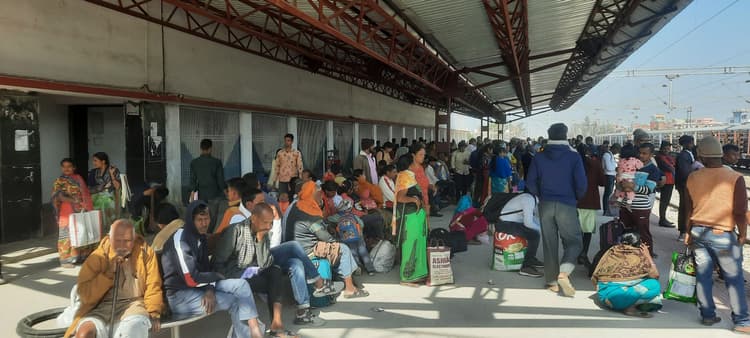 किऊल-गया रेलखंड पर 28 फरवरी तक आठ ट्रेनों का परिचालन रद्द रहने से यात्रियों को हो रही परेशानी