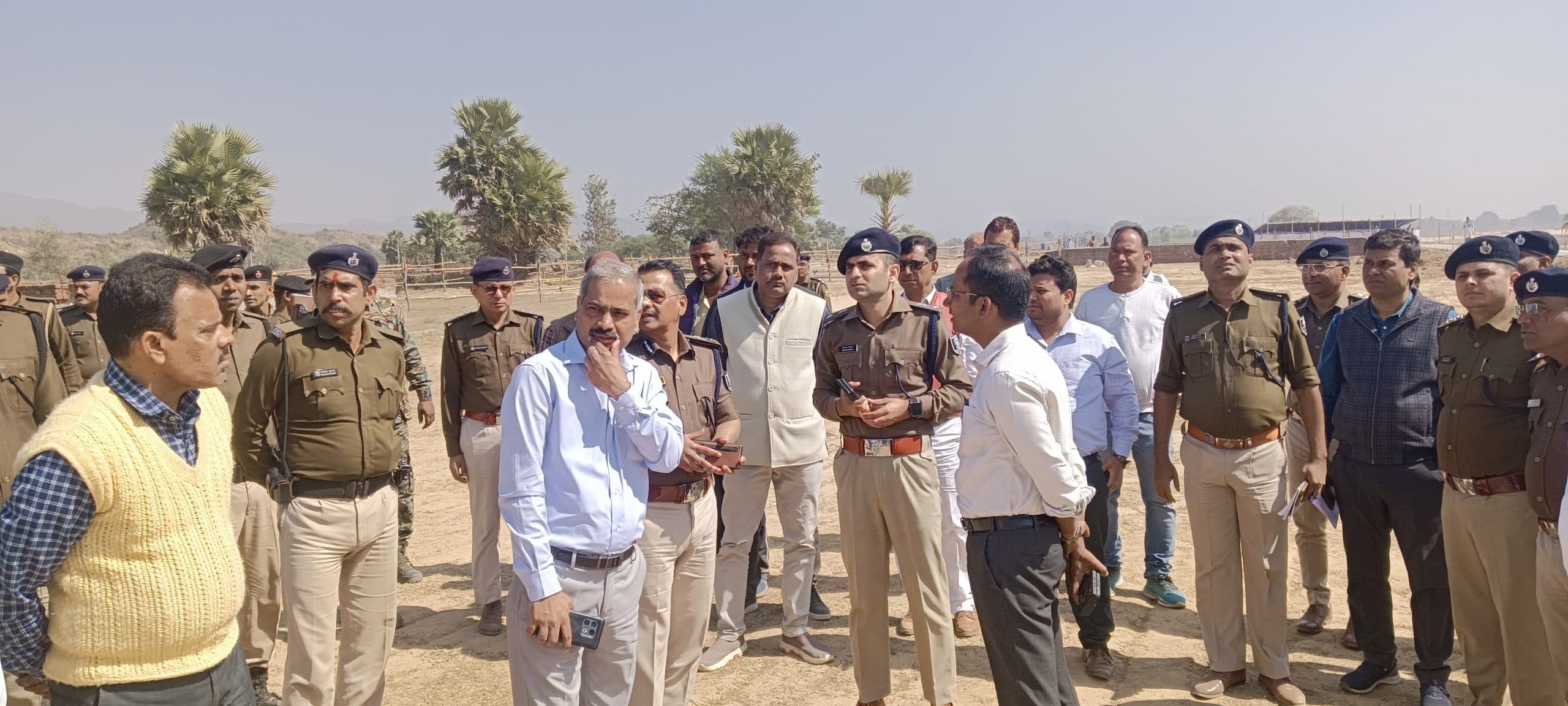 मुख्यमंत्री के आगमन को लेकर कमिश्नर व आइजी ने तैयारी का लिया जायजा