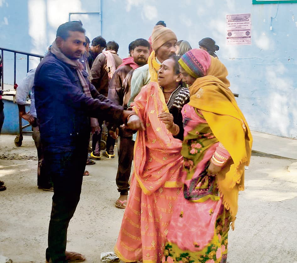 सड़क हादसे में दो छात्राएं हुईं घायल, एक की मौत