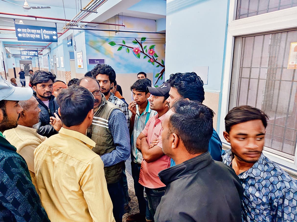 अज्ञात वाहन के धक्के से बाइक सवार वीडियोग्राफर की मौत