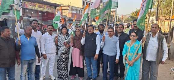 केंद्र सरकार के खिलाफ कांग्रेसियों ने किया प्रदर्शन