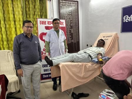स्वास्थ्य कर्मियों ने किया रक्तदान, 34 यूनिट ब्लड संग्रह