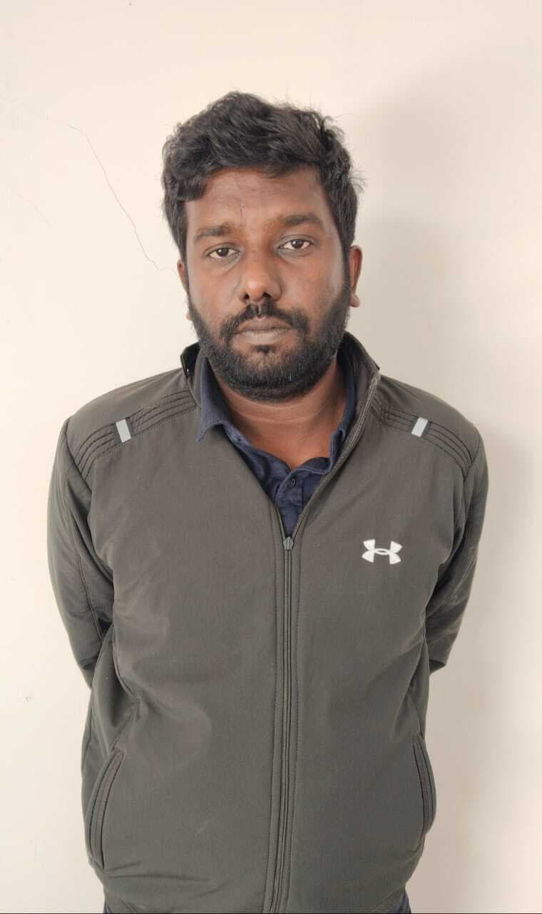 Jamshedpur News : युवती के साथ कोलकाता से लौट रहा था शातिर बदमाश मनीष, पुलिस ने जाल बिछाकर पकड़ा