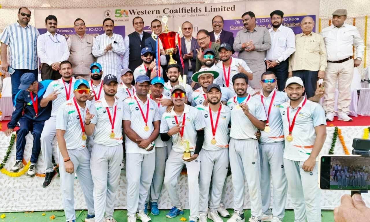 Dhanbad News: सीआइएल क्रिकेट टूर्नामेंट में बीसीसीएल की टीम चैंपियन