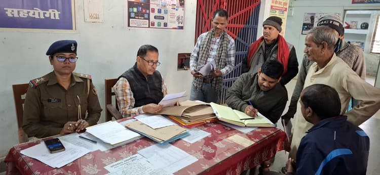 जनता दरबार में आठ मामले का निष्पादान