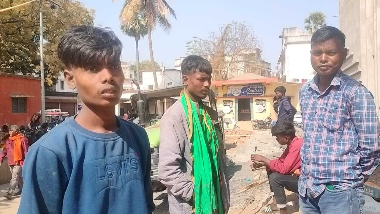 फंदे से लटकी मिली विवाहिता, हत्या की आशंका