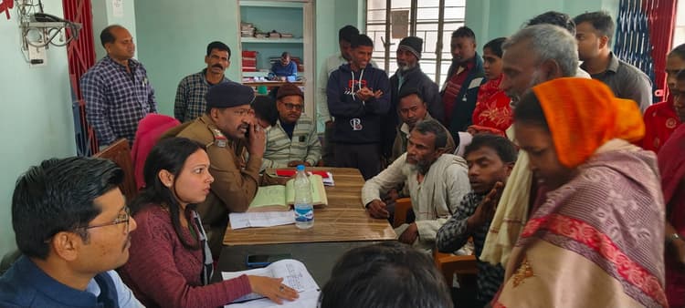 जनता दरबार में तीन मामलों का किया निष्पादन