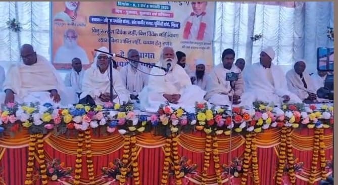 सदगुरु कबीर जी के विचारों को अपने जीवन में उतारें : आचार्य जितेंद्र