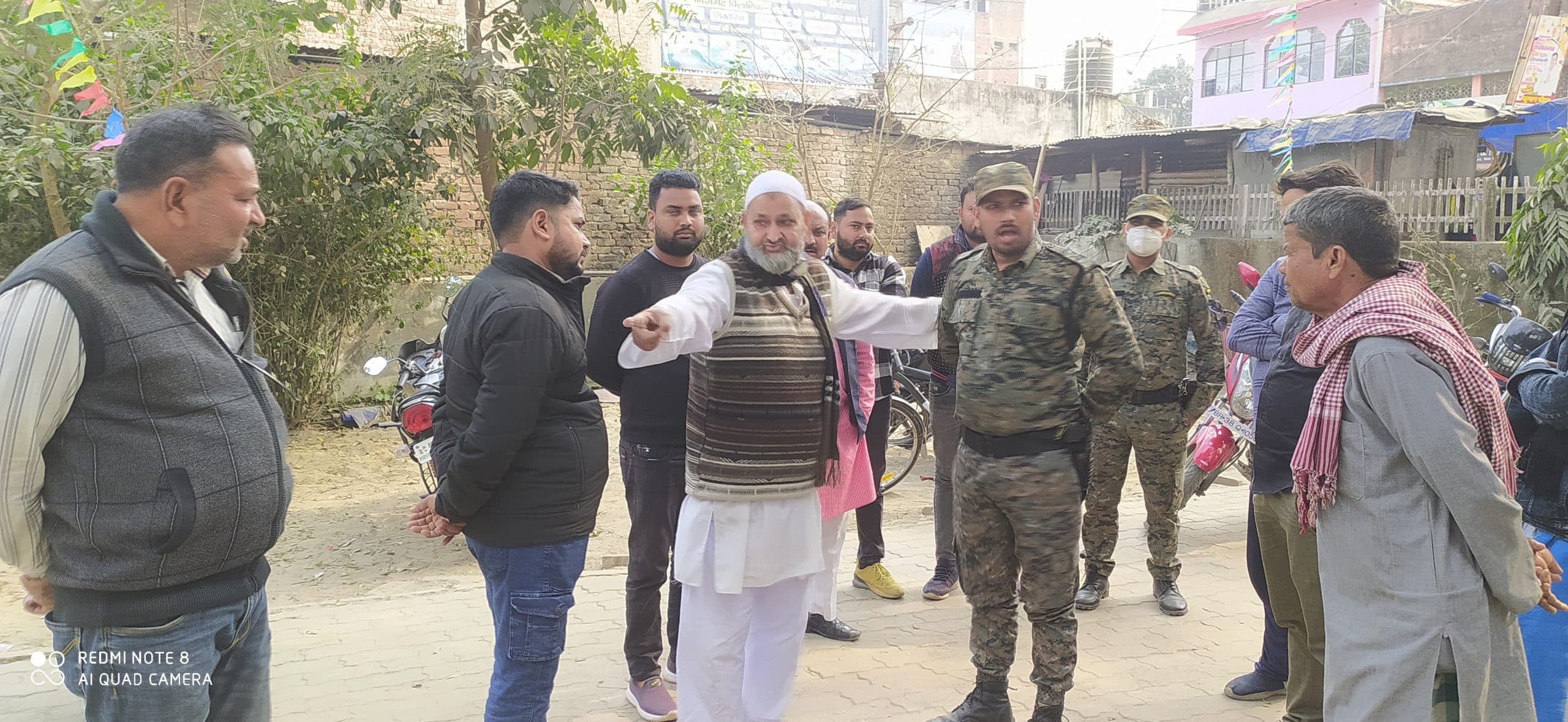 बाइक की डिक्की तोड़कर बदमाशों ने उड़ाये दो लाख 42 हजार रुपये