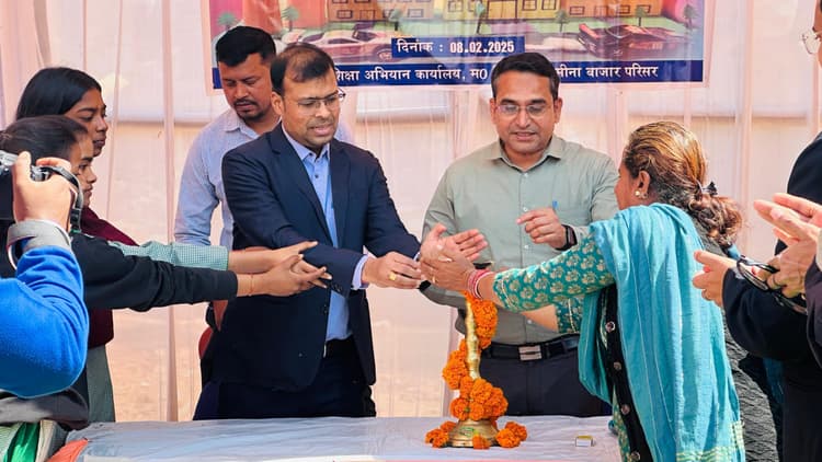 Deoghar news : विद्यार्थियों ने क्विज में दिखाया बौद्धिक कौशल, प्रदर्शनी में पैश किये विज्ञान आधारित मॉडल