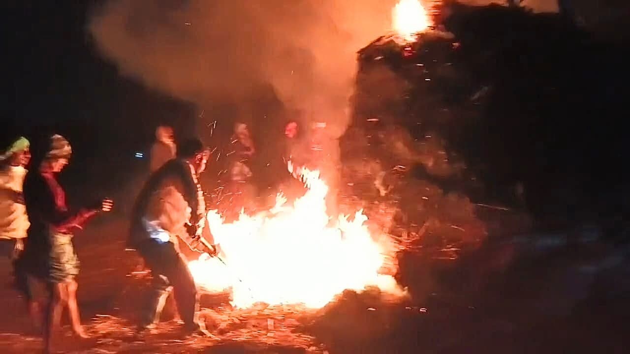 पुआल के टाल में लगी आग, 18 हजार की क्षति