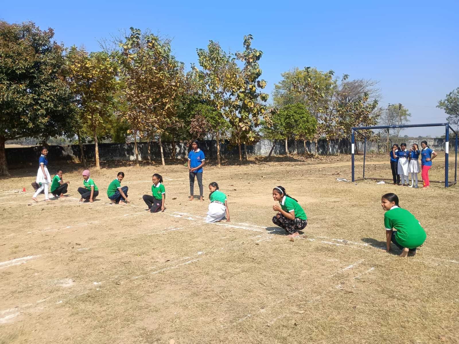 आकृति निर्माण में अभिनंदन, आर्या राजलक्ष्मी व सानी ने मारी बाजी