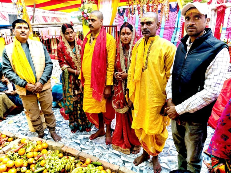 प्राण प्रतिष्ठा के अवसर पर महाआरती का किया गया आयोजन