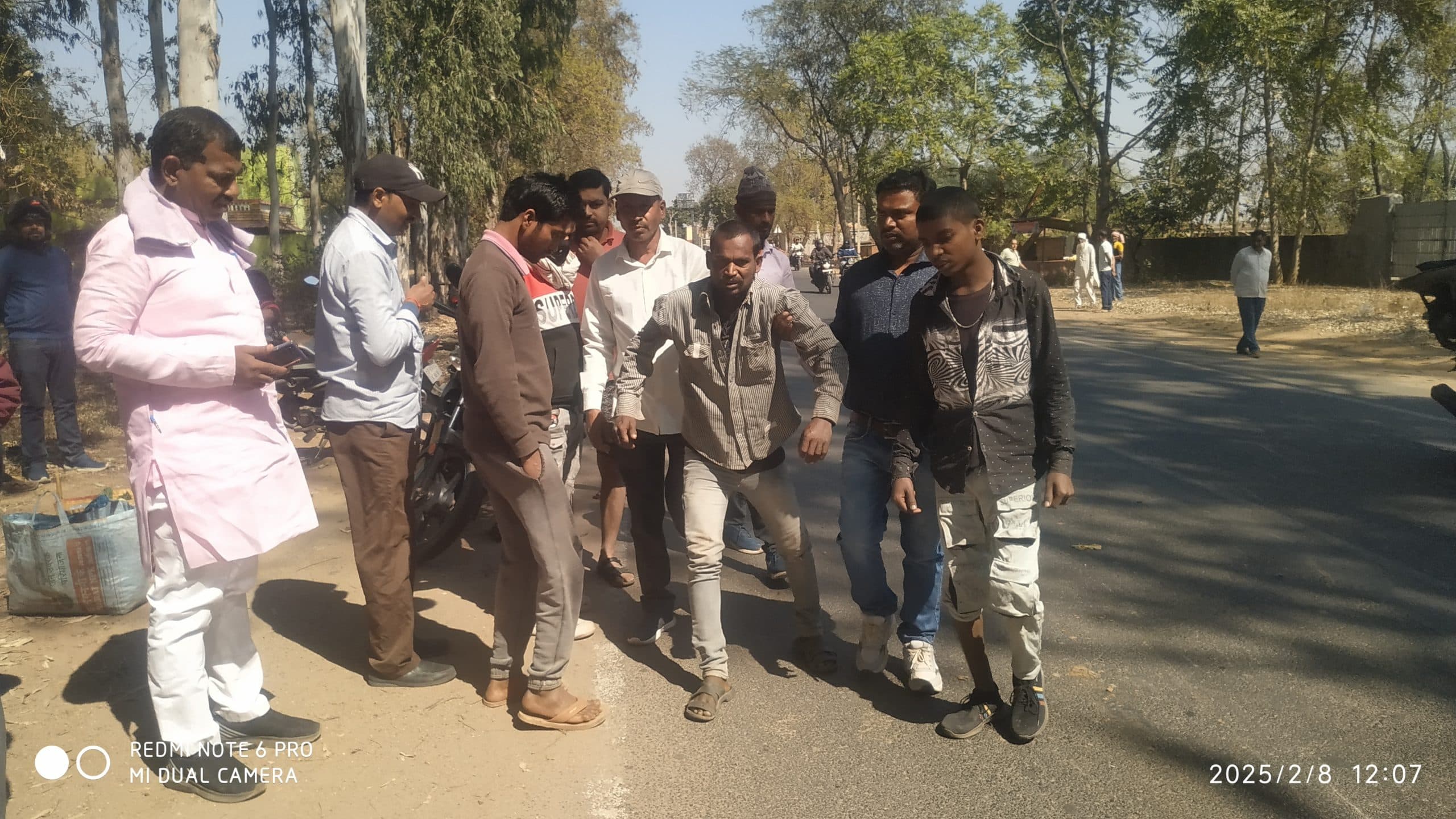 Giridih News :दो बाइक की टक्कर में पांच घायल