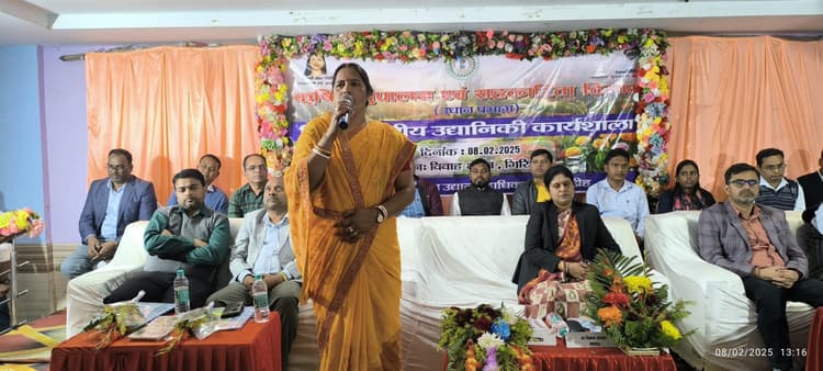 Giridih News :कल्याणकारी योजनाओं का लाभ लेकर किसान अपनी आमदनी बढ़ायें : मुनिया देवी