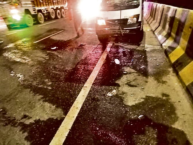 Dhanbad News : धनबाद से कुंभ स्नान करने जा रहे एक ही परिवार के तीन लोगों की हादसे में मौत