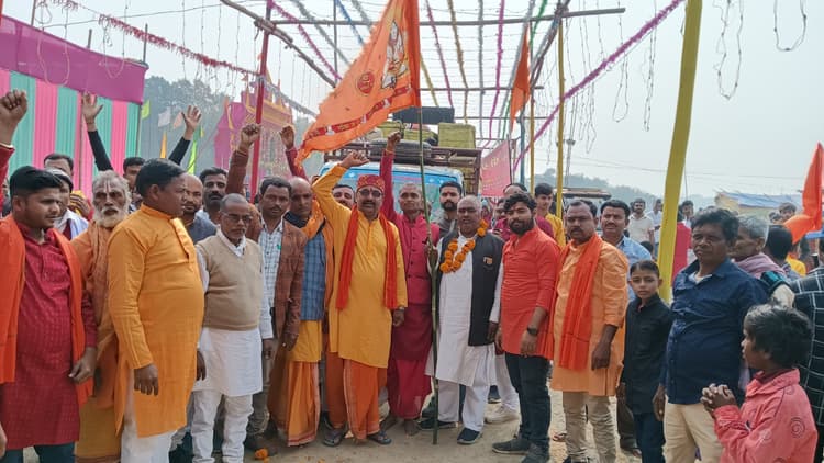 महारुद्र यज्ञ को लेकर निकाली कलशयात्रा