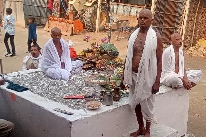 बालूटोल इस्लामपूर गांव में ठाढ़ी व्रत की पूजा, टेका मेला का उठाया लुत्फ