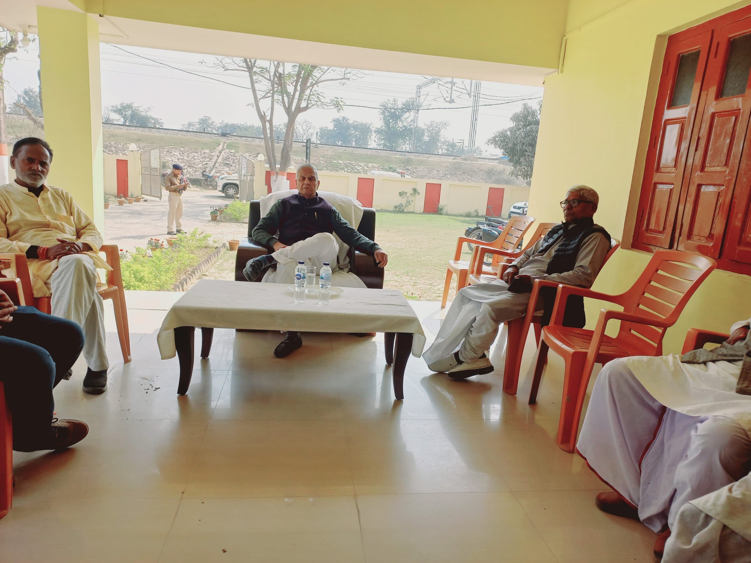 आगामी चुनाव की तैयारी व रणनीति को लेकर मंत्री ने कार्यकर्ताओं के साथ की बैठक