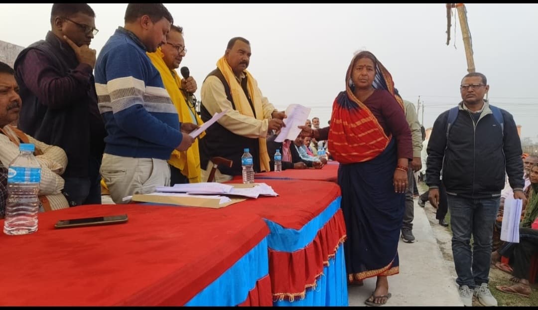 लाभुकों को वितरण किया गया चयन पत्र